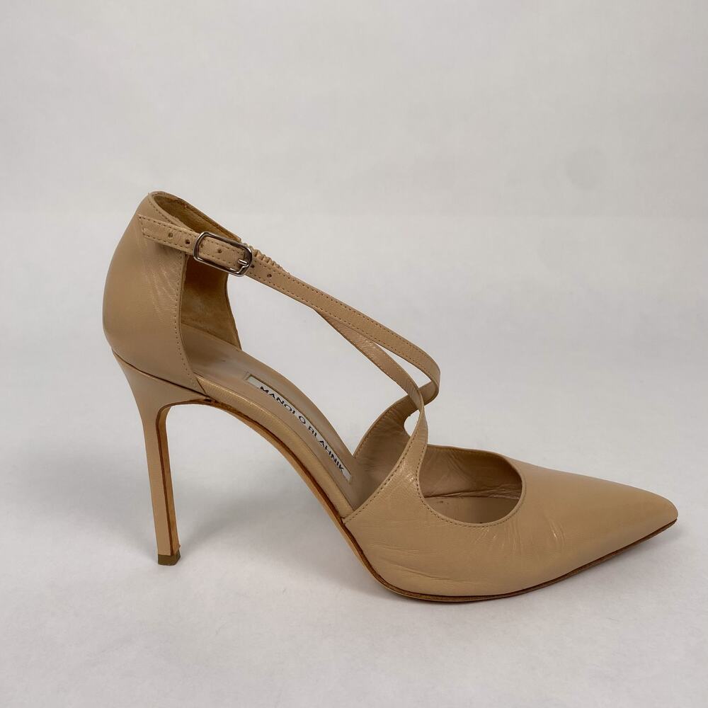 Manolo Blahnik Leather Pumps Beige 39